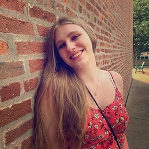 Meet your Posher, Marissa